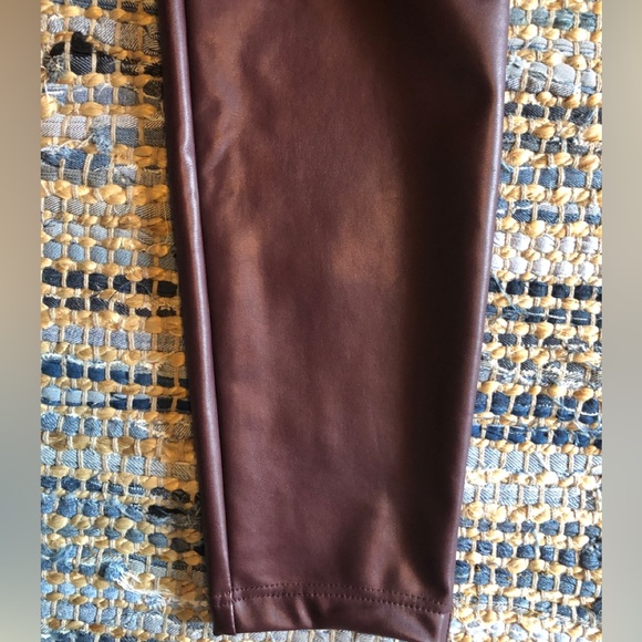 Brown/Burgundy Faux Leather Pants
Laundry by Shelli Segal, Los Angeles - Picture 6 of 8